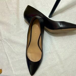 Love life in the best look,chocolate pumps!